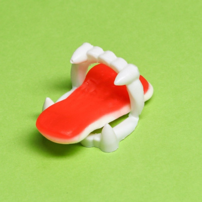 Мармелад жев Язык дракулы ассорти 10 г 1 шт