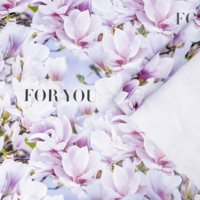 Бумага глянцевая Цветущая магнолия 70*100 см 1 шт