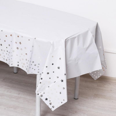 Скатерть Звезды серебро 137*183 см 1 шт Скатерть Звезды серебро 137*183 см 1 шт